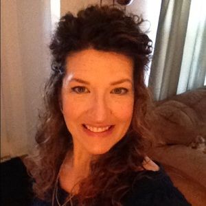 Meet your Posher, Deidra